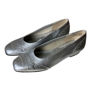 Vintage 1970s California Magdesians Silver Flat Pump Shoes Size 8.5 N